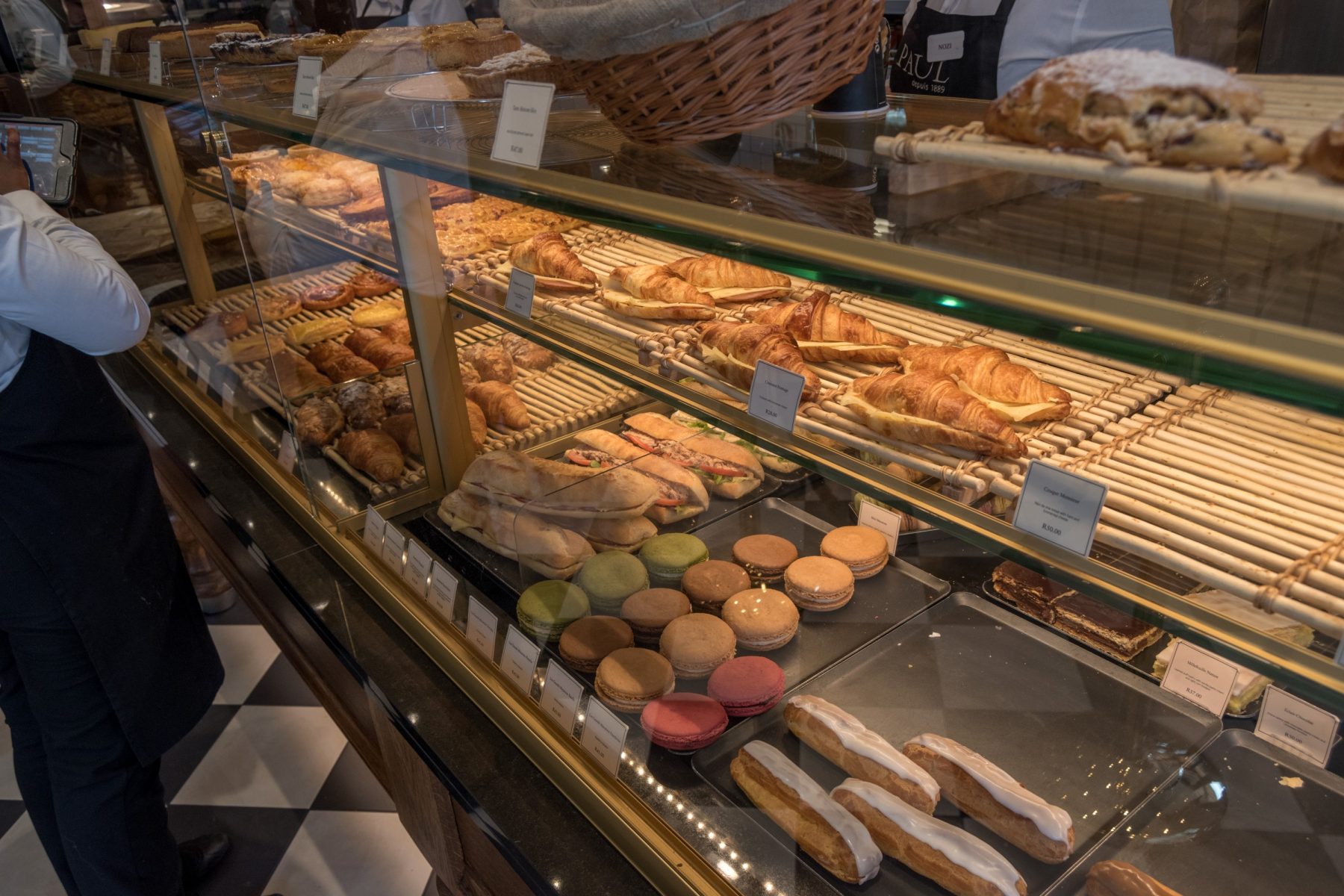 Paul Melrose Arch | Get in my Belly 8