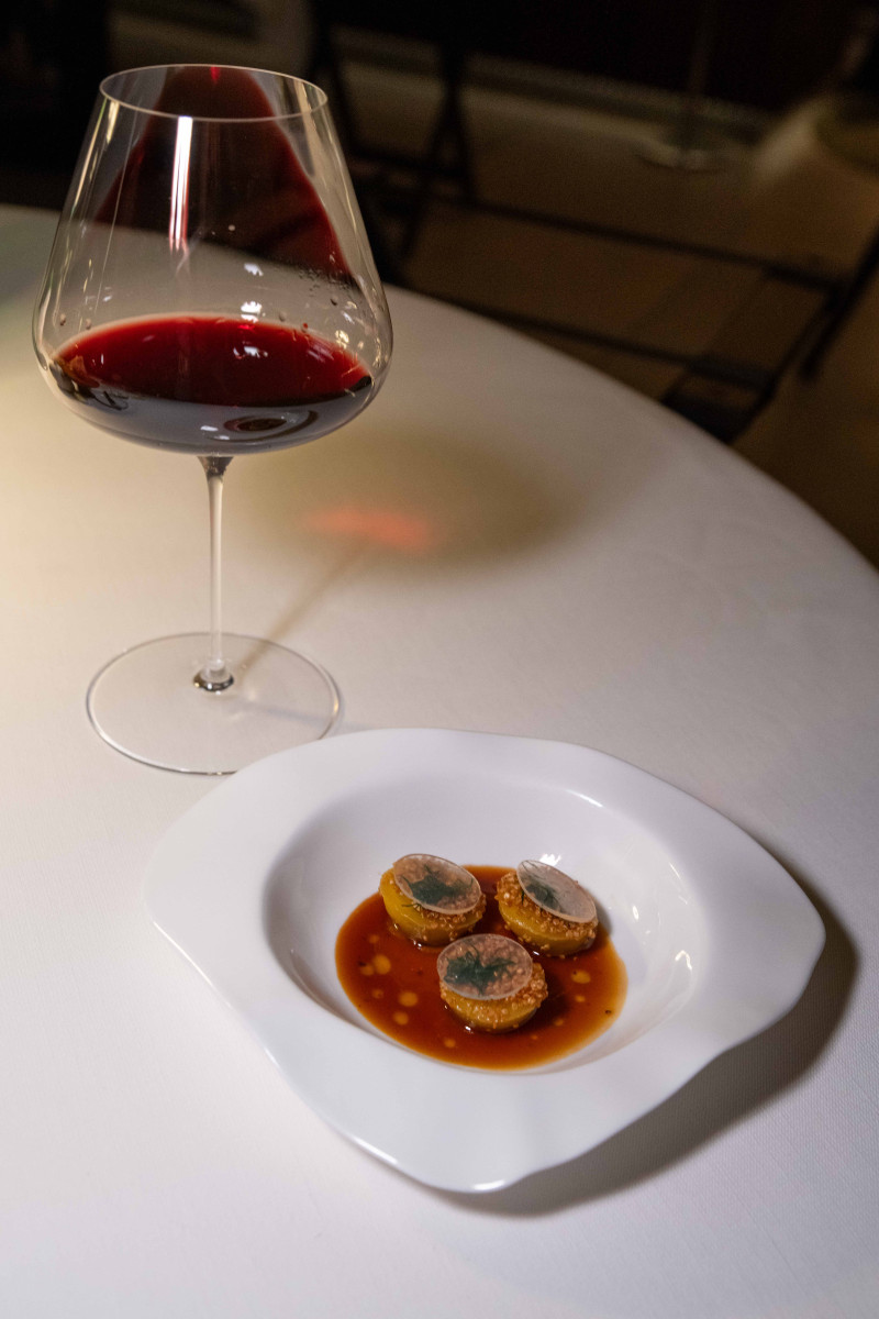 Pigeon course served in its entirety at Autem Milan restaurant