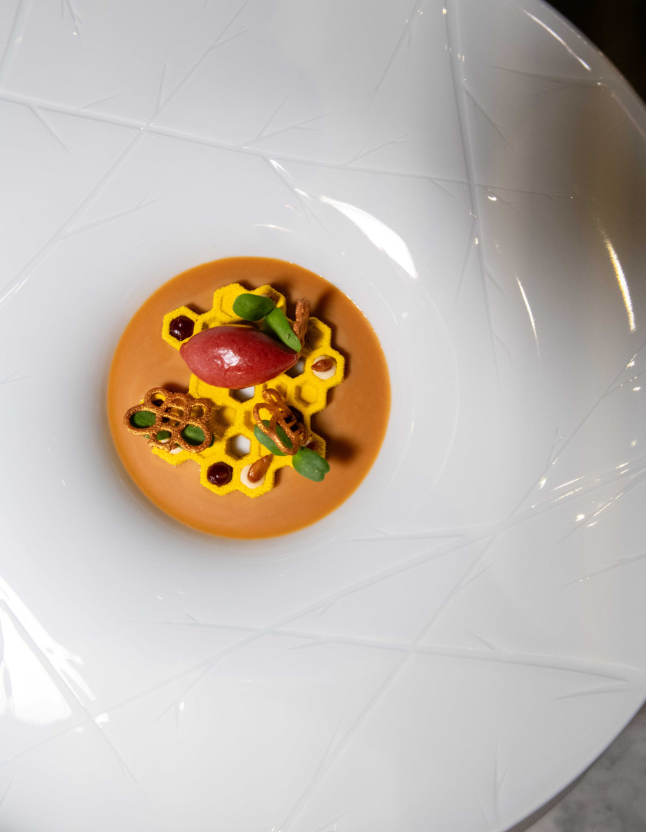 Epoka restaurant dining room interior in Warsaw's Raffles Europejski Hotel